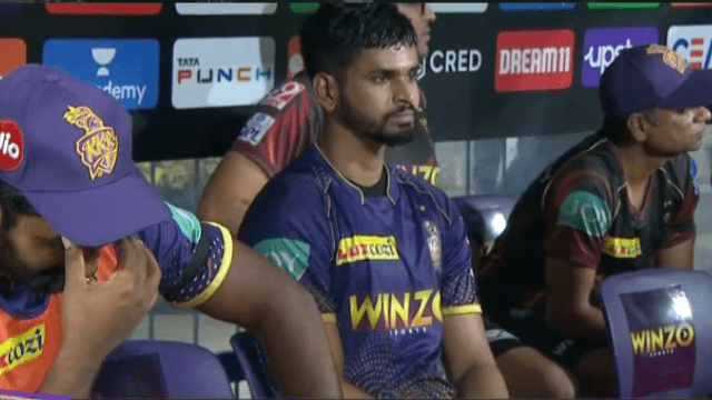 after rinku singh got out the reaction of shreyas