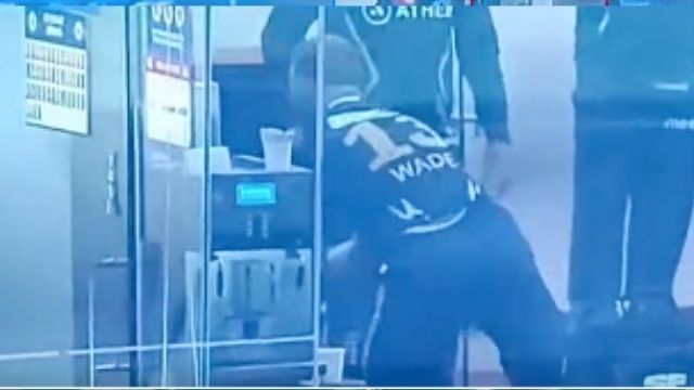 Wade becomes victim of umpire's wrong decision! Matthew Wade throws helmet-bat in anger at NOT-OUT being called OUT