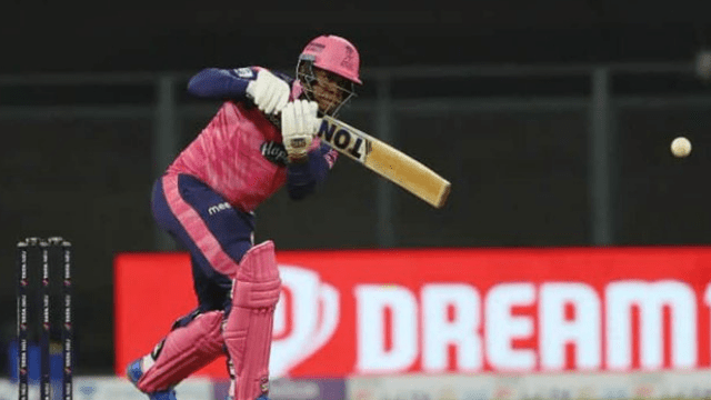 Sunil Gavaskar's bad words about Hetmyer's wife! Fans demand removal from commentary