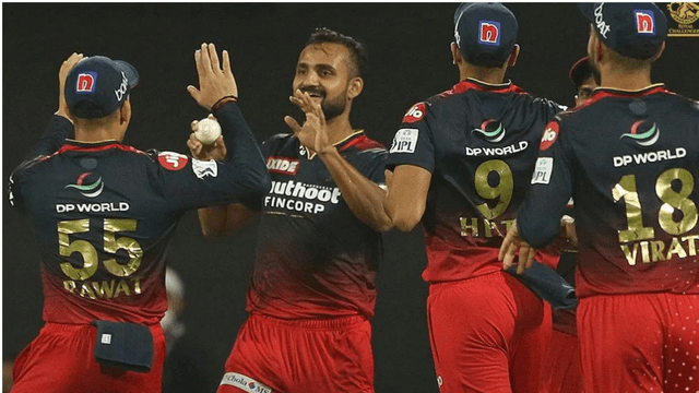 RCB's fast bowler's furor, hitting 8 sixes in 18 balls with SR of 294, set a record