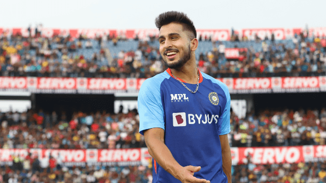 Video: Rishabh Pant and Pandya hit fans during a practice session in Cuttack for "sixes"