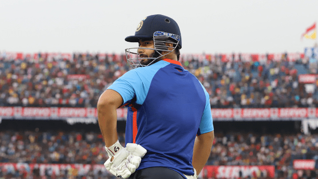Untitled design - 2022-06-12T143732.444 IND vs SA 2nd T20: Rishab Pant reached this very special record, just have to hit a six