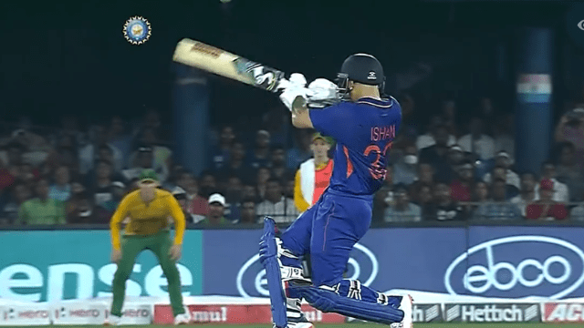 Video: Ishaan Kishan falls victim to Nortya's "sharp bouncer", OUT trying to save his face