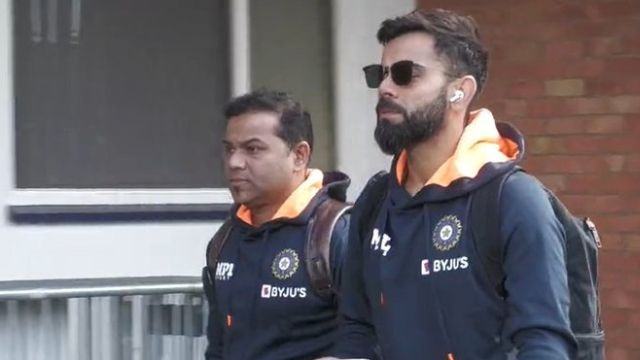 "Focus the camera on Captain Rohit not on Virat" Rohit Sharma's fans gave this advice to cameraman