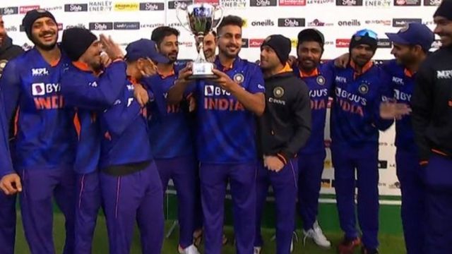 Umran Malik turned the match in the last over, celebrated the happiness of the first wicket in this way