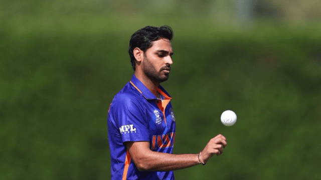 Bhuvneshwar Kumar hits Temba Bavuma's chest with a "rocket speed" bouncer ball