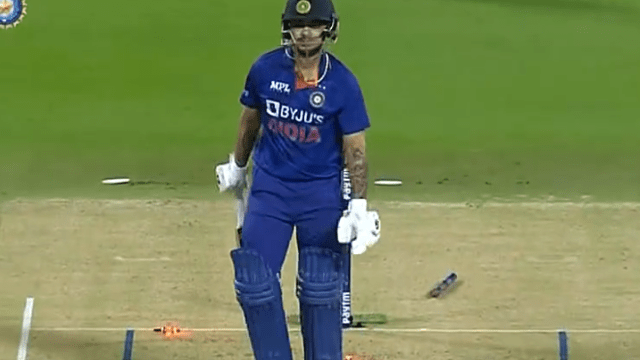Video: Ishan Kishan hits 2 consecutive "rocket sixes" in Keshav Maharaj's first over, bats with an SR of 214.2