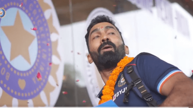 Video: Team reached Rajkot for fourth T20 match, Karthik-Hardik laughed together, grand welcome
