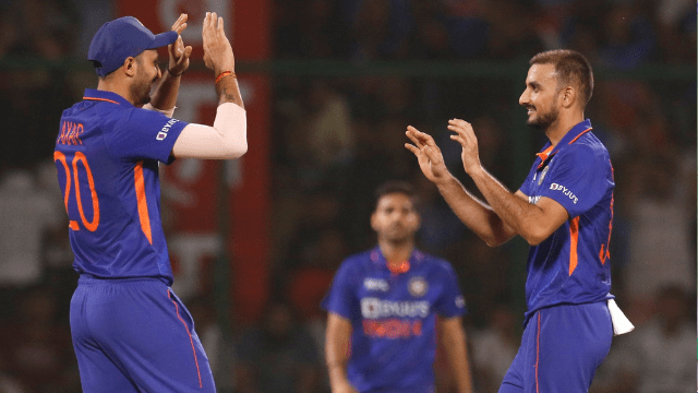 "I can't bowl as fast as Umran Malik, but when the time comes, I can throw at 140 kmph"