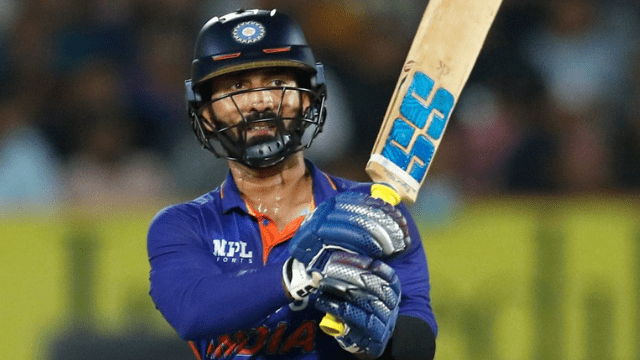 Video: Dinesh Karthik made a splash with the SR of 203.70, scored 55 runs after raining sixes and fours