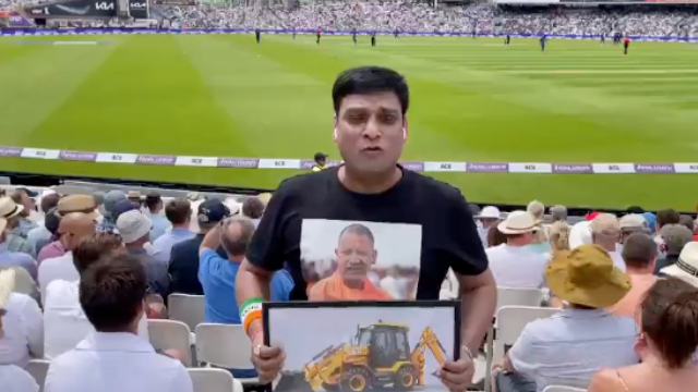 Video: Yogi Adityanath's fan reached with "bulldozer" between IND and ENG, said this in live match