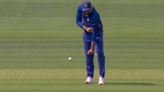 Rohit Sharma did the LIVE match "Dislocate shoulder ko ok", Jadeja did not believe,