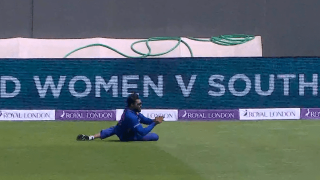 Jadeja became "Super Man" by leaping in the air and caught Butler's amazing catch