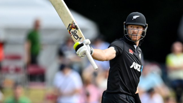 Martin Guptill completed a century with a six, broke Babar Azam's record by playing an innings of 115 runs