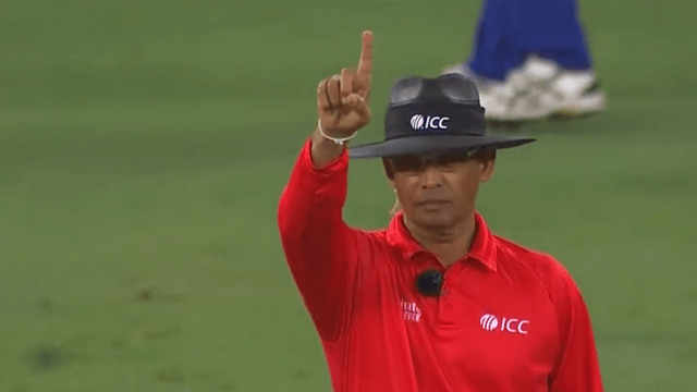 biggest-drama-with-jadeja-first-out-then-not-out-and-then-six-urvashi-jumps-in-joy