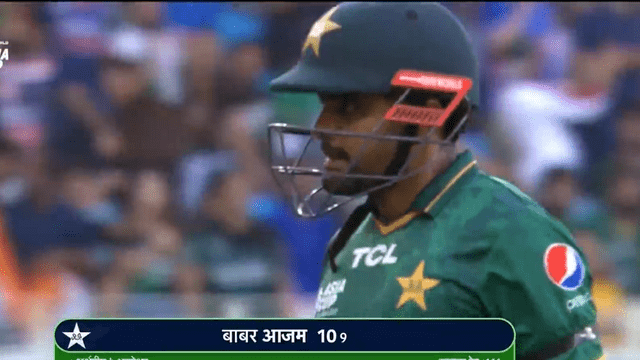 Babar azam is out by bhuvneshwar