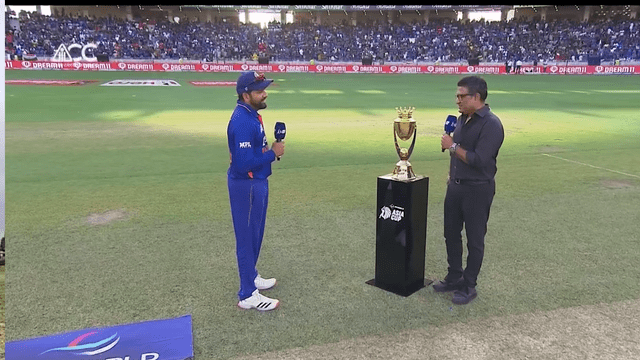 IND vs PAK: Rohit Sharma won the toss and decided to field, Karthik got a chance in place of Pant, see playing XI