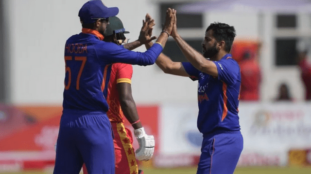 Video: Shardul Thakur reveals to Siraj "With his mercy, we get wickets"