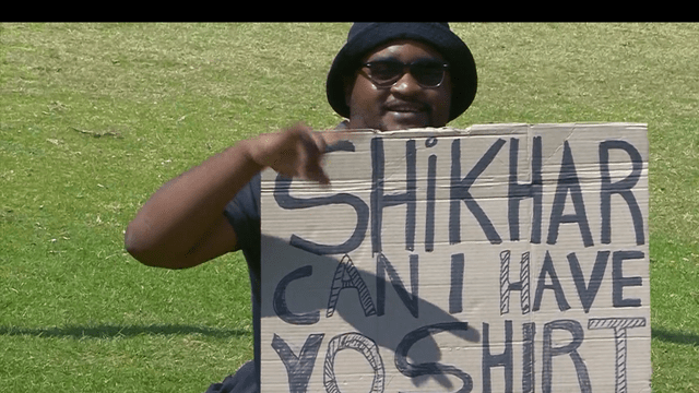 INDvsZIM: Shikhar Dhawan won the heart, took off his T-shirst on the demand of the fan in the live match, know the full news