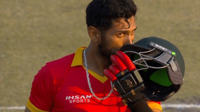 Video: Shubman Gill becomes "Superman", taking a charismatic catch of Sikandar Raza overturned the entire match