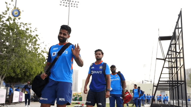 Video: Virat Kohli meets Babar Azaan, Team India meets these players before Asia Cup