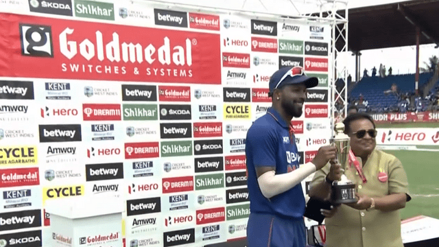 Hardik broke Dhoni's age-old tradition as soon as he became captain, surprised everyone by handing over the trophy to the "mystery man"