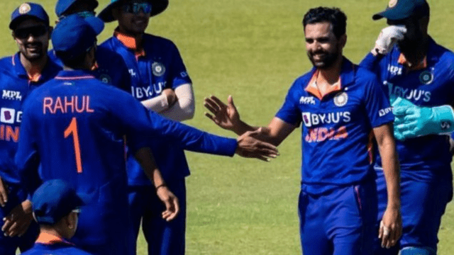Deepak Chahar threw Zimbabwe's top order uprooted, made a mess, Sanju won the heart by taking this amazing catch