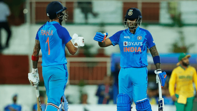 Suryakumar hit 3 sixes 5 fours with SR of 151, became a sixer king, broke Dhawan's 4-year-old record