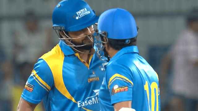 Sachin Tendulkar made a splash against the New Zealand legend, blew the bowler's senses by hitting 4 fours