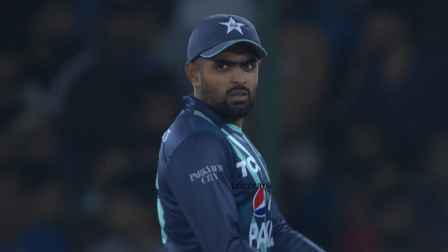 PAK vs ENG: This girl "proposed" to Babar Azam in the live match, Wasim said "ask Abu"