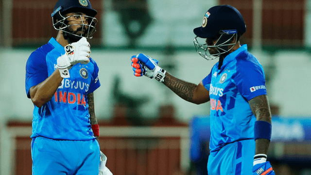 Suryakumar hit 3 sixes 5 fours with SR of 151, became a sixer king, broke Dhawan's 4-year-old record