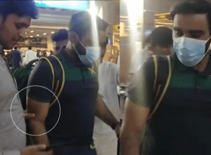 Video: Asif Ali asks for selfie or not, angry fan teases and says "Well plaid Asif" video goes viral