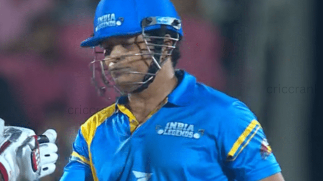 Video: Sachin Tendulkar taught a lesson to Brett Lee, backfoot punch was hit for a four, blown away his senses!