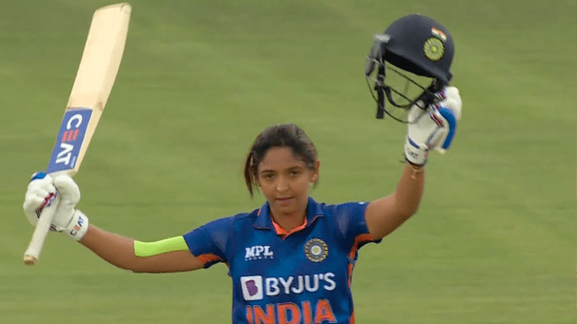 Harmanpreet created havoc against England, scored 143 runs in 18 fours and 4 sixes, 43 runs in the last 11 balls