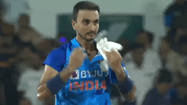 IND vs AUS: Rohit Sharma defends Harshal Patel, said that because of this he ate so many "sixes", told Karthik the finisher