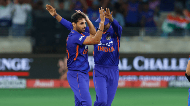 After the continuous failure in the 19th over, the anger of the fans erupted, in response Bhuvneshwar's wife Nupur took the class.