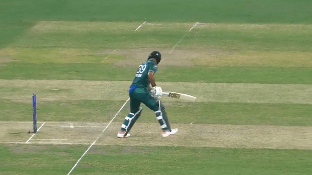 Despite the ball hitting the wicket, the umpire gave NOT OUT to Fakhar Zaman, the bowler was stunned