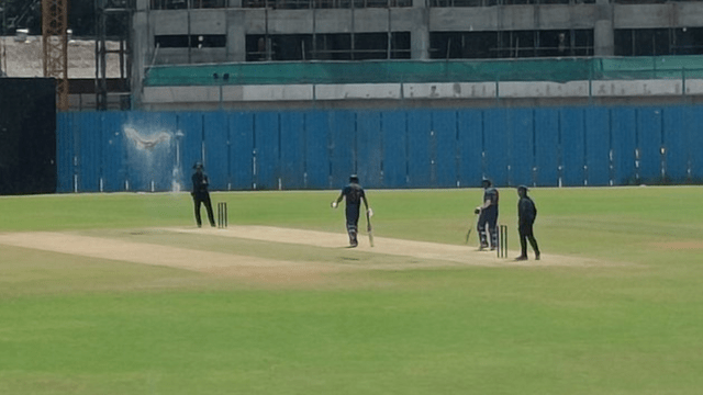 Along with this, the public became crazy, Sanju's name echoed all over the ground, ended the match with a six.