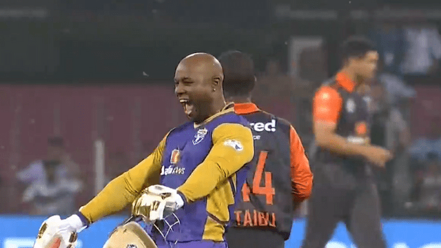 12 runs were needed in 6 balls, this bowler did a reversal by putting 6,4,4, Yusuf Pathan played a stormy innings