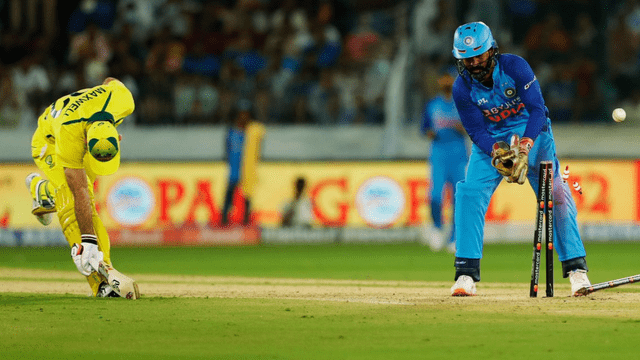Maxwell RUN OUT with Akshar's rocket throw, bails on Karthik, Rohit kisses Karthik