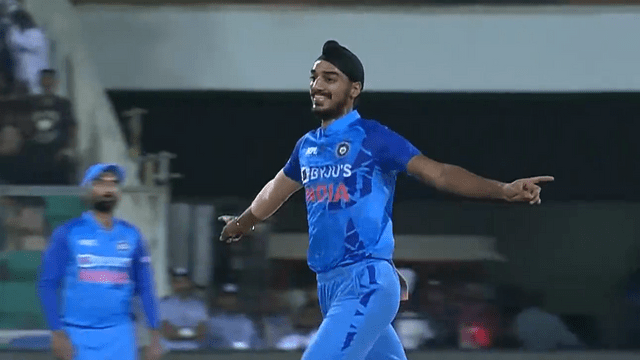 Video: Deepak Chahar's inswing and Arshdeep's off-cutter made Babuva and Quiton de Kock BOLD, a spell that blows the mind