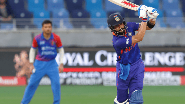 IND vs AFG: Virat Kohli won hearts by embracing "Umar Gul", these 6 PAK players congratulated him fiercely