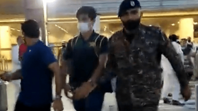 Video: After the defeat in the final, Babar Azam-Naseem Shah took the security of the army, Naseem was seen holding the army's hand