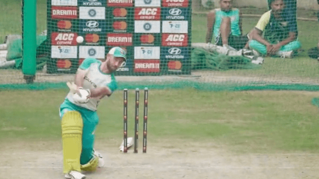 Video: Virat Kohli to bowl and Maxwell to bat with left hand! Masterplan opened