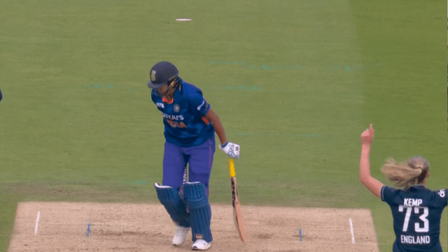 Jhulan Goswami was out on 0 in the last match of the career, Harmanpreet Kaur wept bitterly