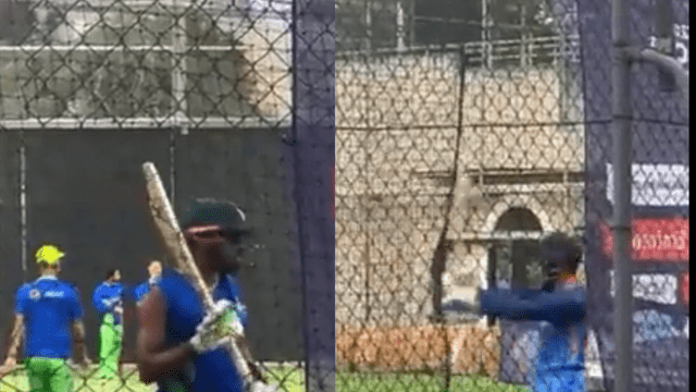 0F7F222E-9376-460C-88F8-ECA93DF04AB9 Video: Babar Azam was seen secretly watching Virat Kohli's batting practice