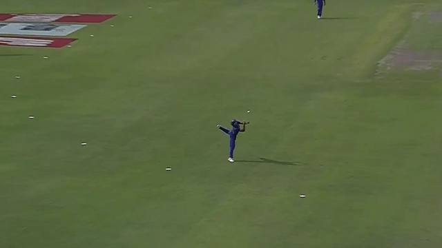 Riza Hendrix got out in an attempt to save his face on Siraj's rocket speed bouncer, Ravi Bisnoi's amazing catch