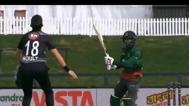 Ban vs NZ 4 The ball fell in the middle of the fielder, Bolt lost his senses, drama happened in NZ-BAN match