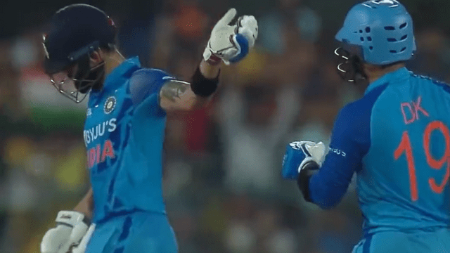 36A87707-FEA6-40EB-9643-8E57D5179DC4 Video: Virat, playing 49 runs, refused to strike, told Karthik to hit a six, won his heart
