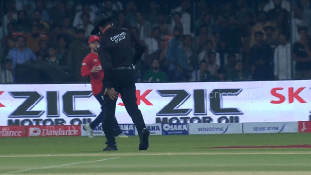 Video: Umpire Aleem Dar injured by Haider Ali's rocket speed shot, narrowly saved his life! Incident happened in PAK-ENG match